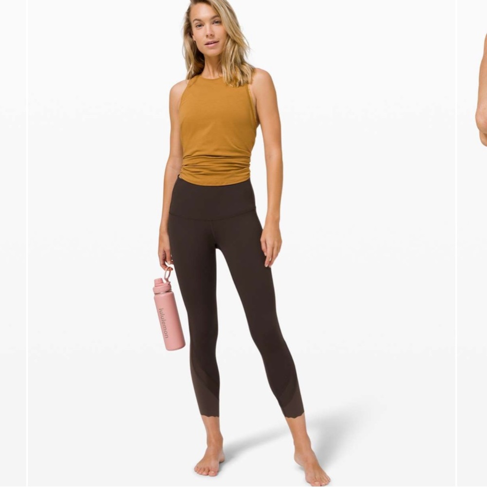 Lululemon wunder under in French Press